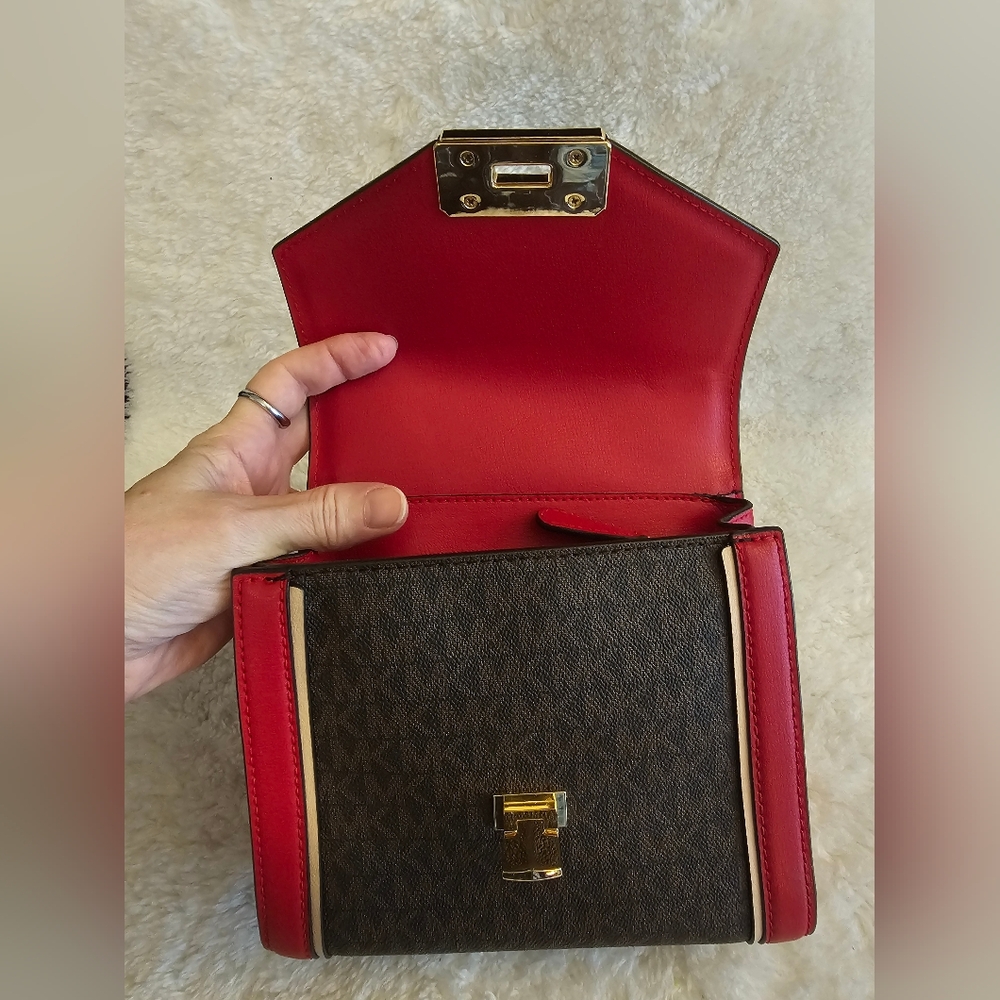 NWOT - Never Used! Michael Kors Kinsley XS Crossbody - Picture 7 of 11